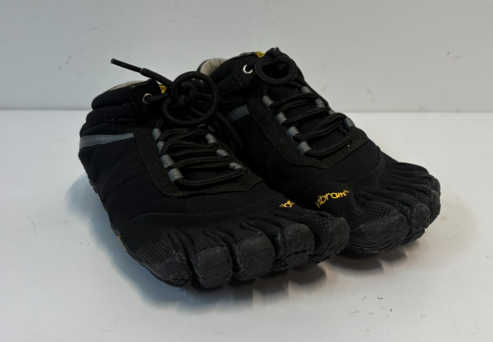 Vibram Five Fingers Black Unisex Barefoot Shoes EU 41 Men\'s 8 Women\'s 9