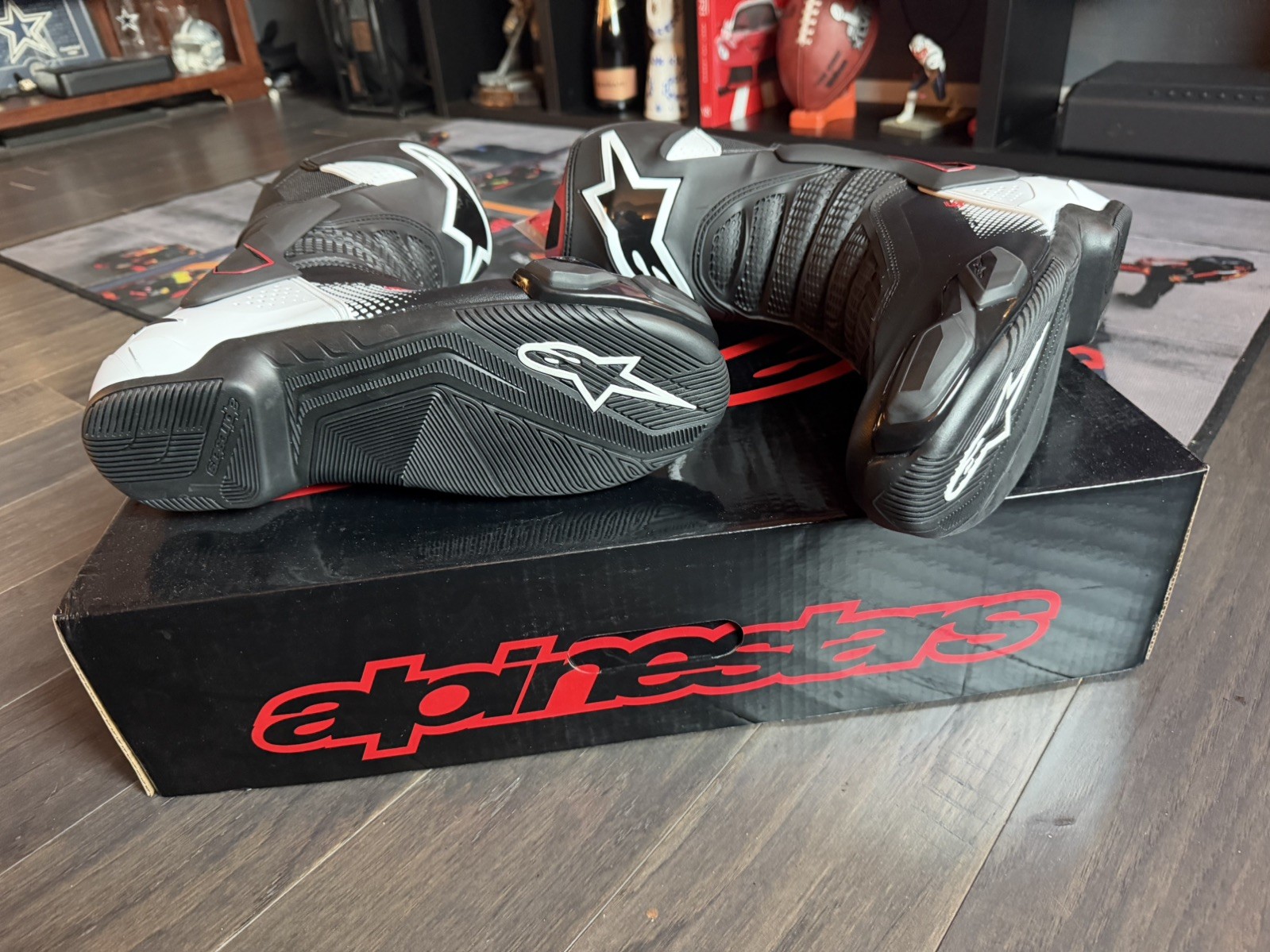 Alpinestars SMX-6 V3 Boots - Black/White/Red Graphic - Size 12 / 47