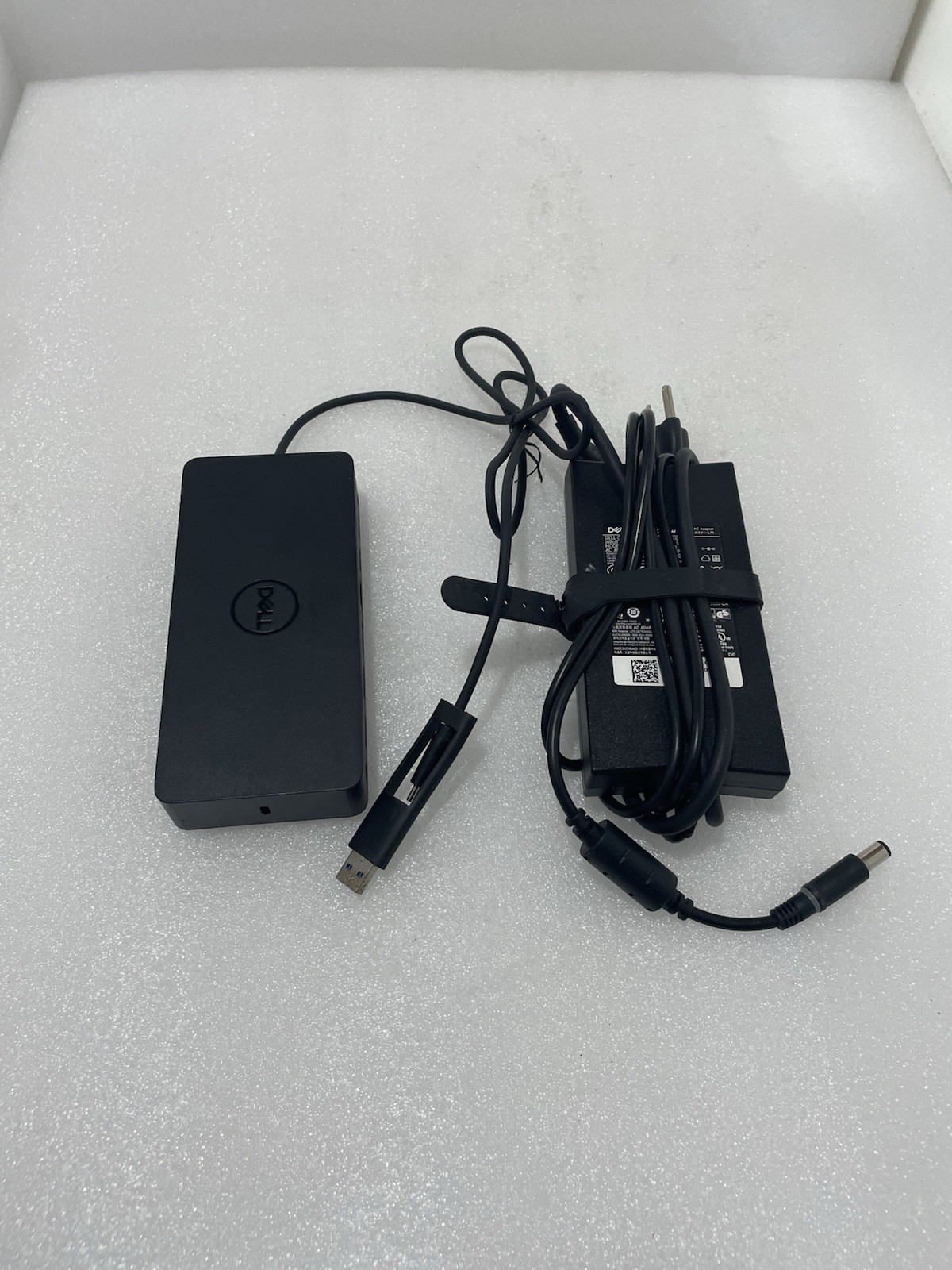 Dell D6000 Docking Station USB-C With 130Watt Adapter Used