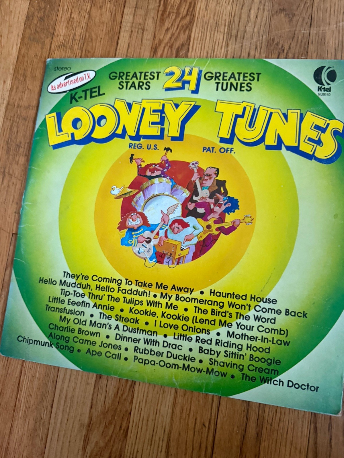Vintage 1976 K-Tel - Looney Tunes 24 Greatest Stars and Tunes - Vinyl Very Good Vintage 1976 K-Tel - Looney Tunes 24 Greatest Stars and Tunes - Vinyl Very Good