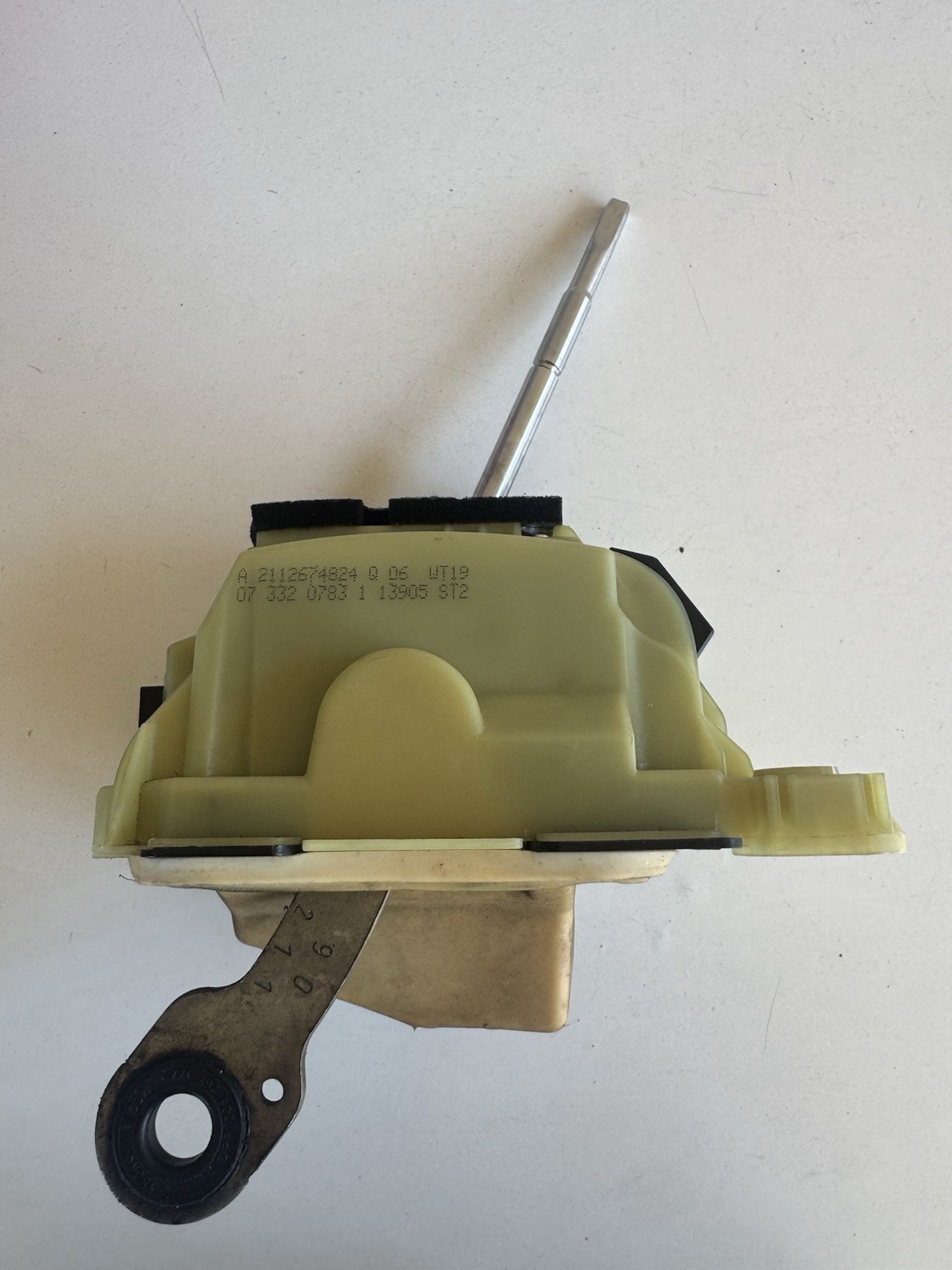 03-09 MERCEDES W211 CLS550 E350 E550 FLOOR GEAR SELECTOR SHIFTER A2112674824 03-09 MERCEDES W211 CLS550 E350 E550 FLOOR GEAR SELECTOR SHIFTER A2112674824