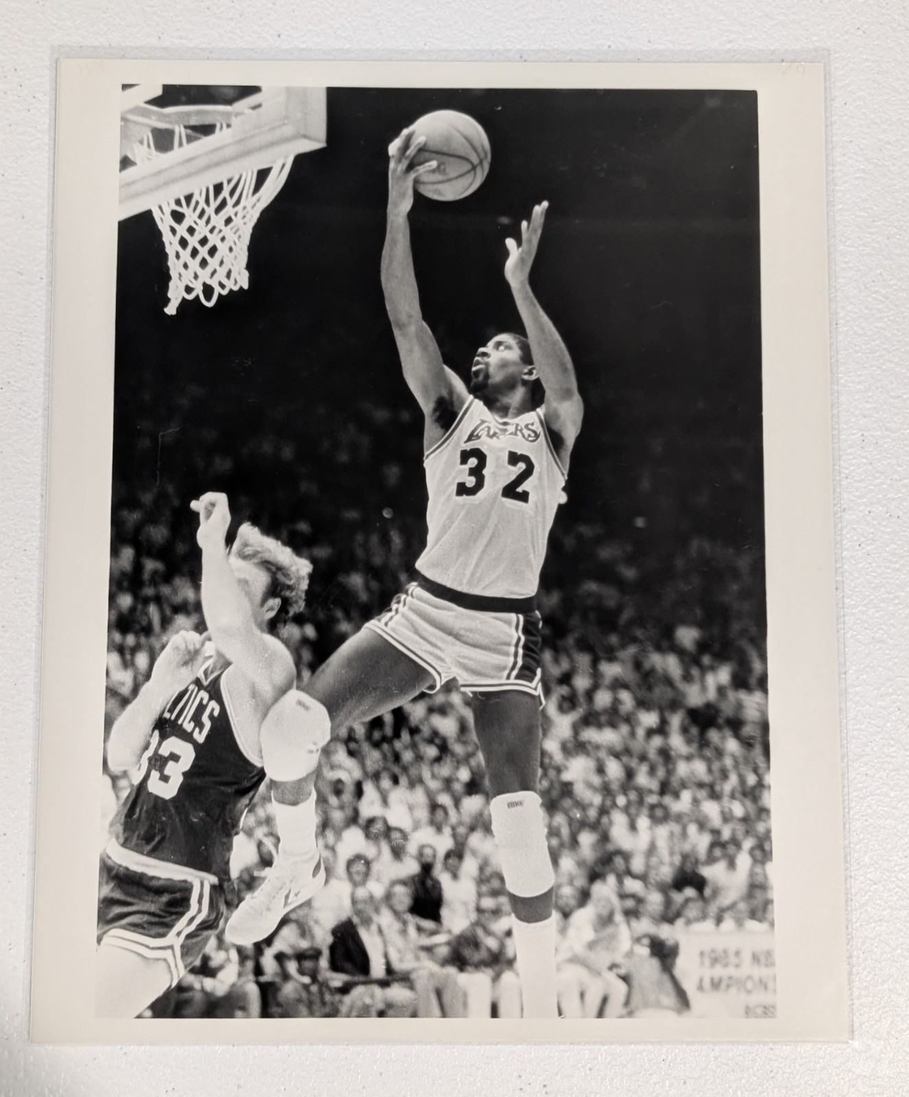 Undated press photo - Earvin Magic Johnson vs Larry Bird - LA Lakers - 8x10 