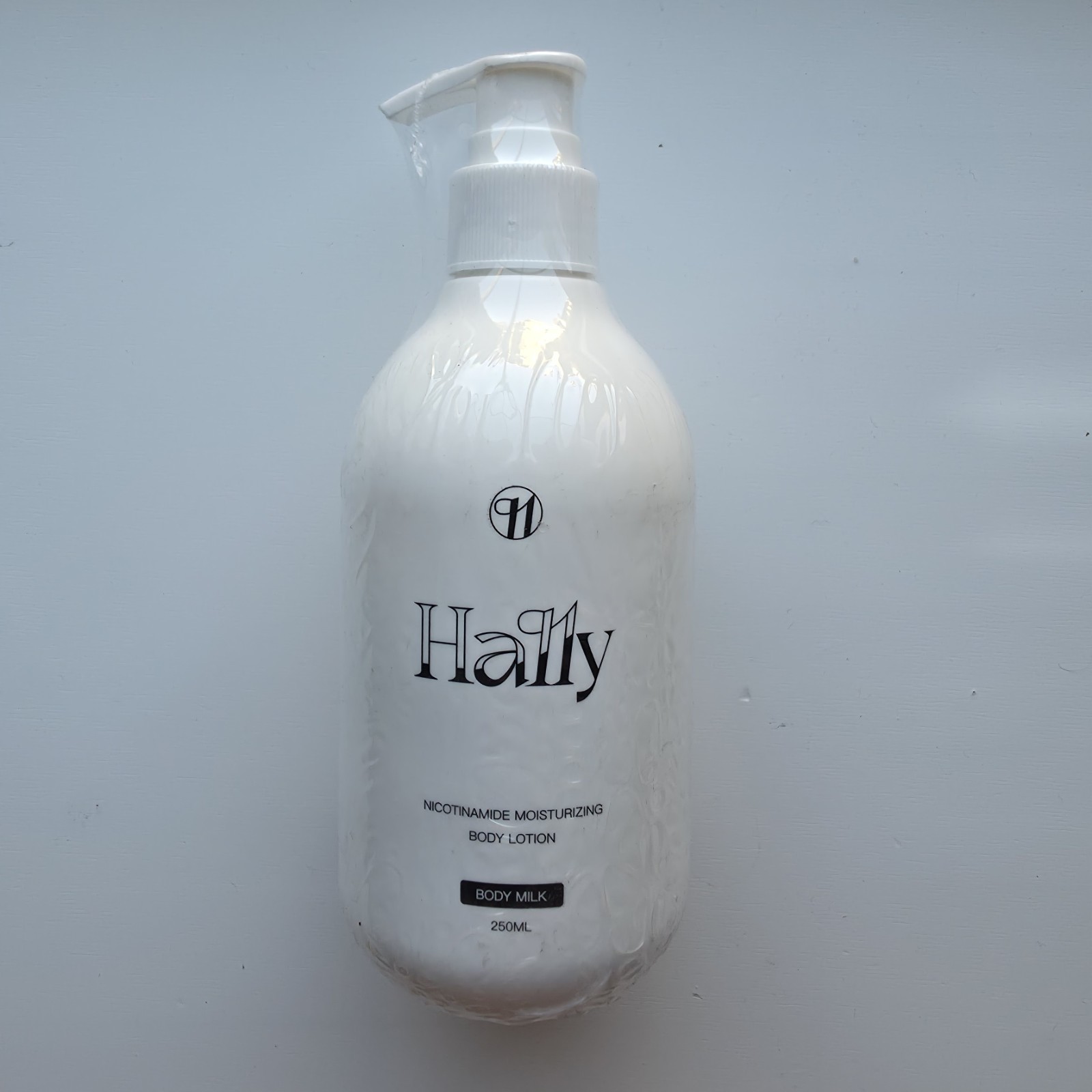 Hally - Body Milk - Nicotinamide Moisturizing Body Lotion - 250 ML