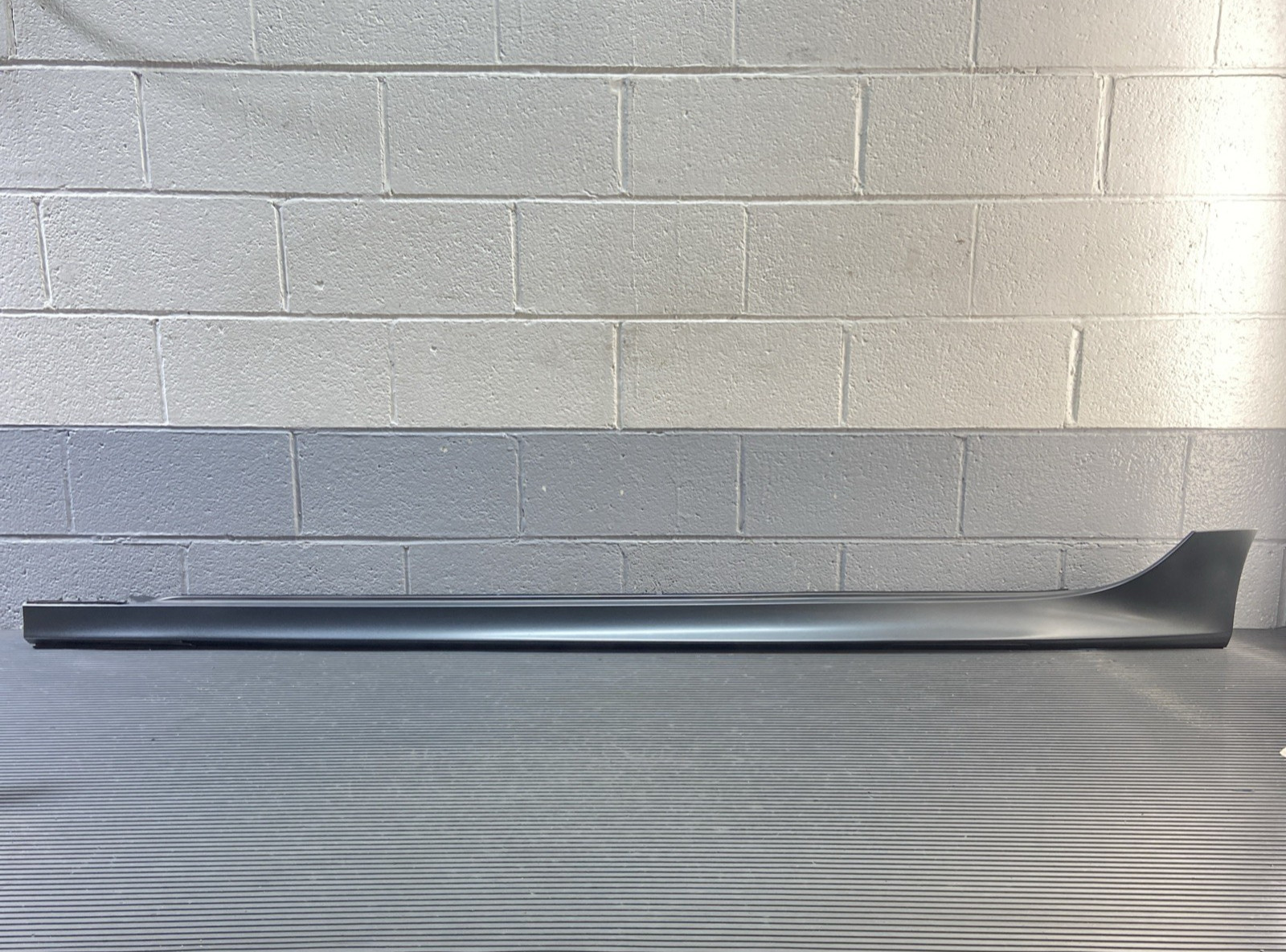 2014-2018 Audi RS7 C7 Rocker Molding Cover Panel Left Lower Gray LX75 OEM *NOTE* 2014-2018 Audi RS7 C7 Rocker Molding Cover Panel Left Lower Gray LX75 OEM *NOTE*