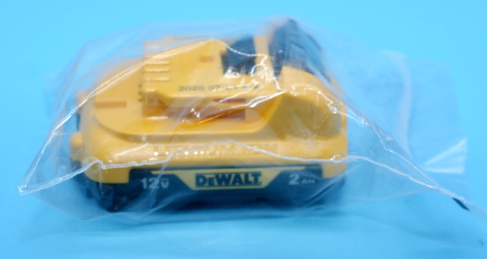 GENUINE New DEWALT 12V MAX DCB122 2Ah Lithium-Ion Battery - GENUINE New DEWALT 12V MAX DCB122 2Ah Lithium-Ion Battery -