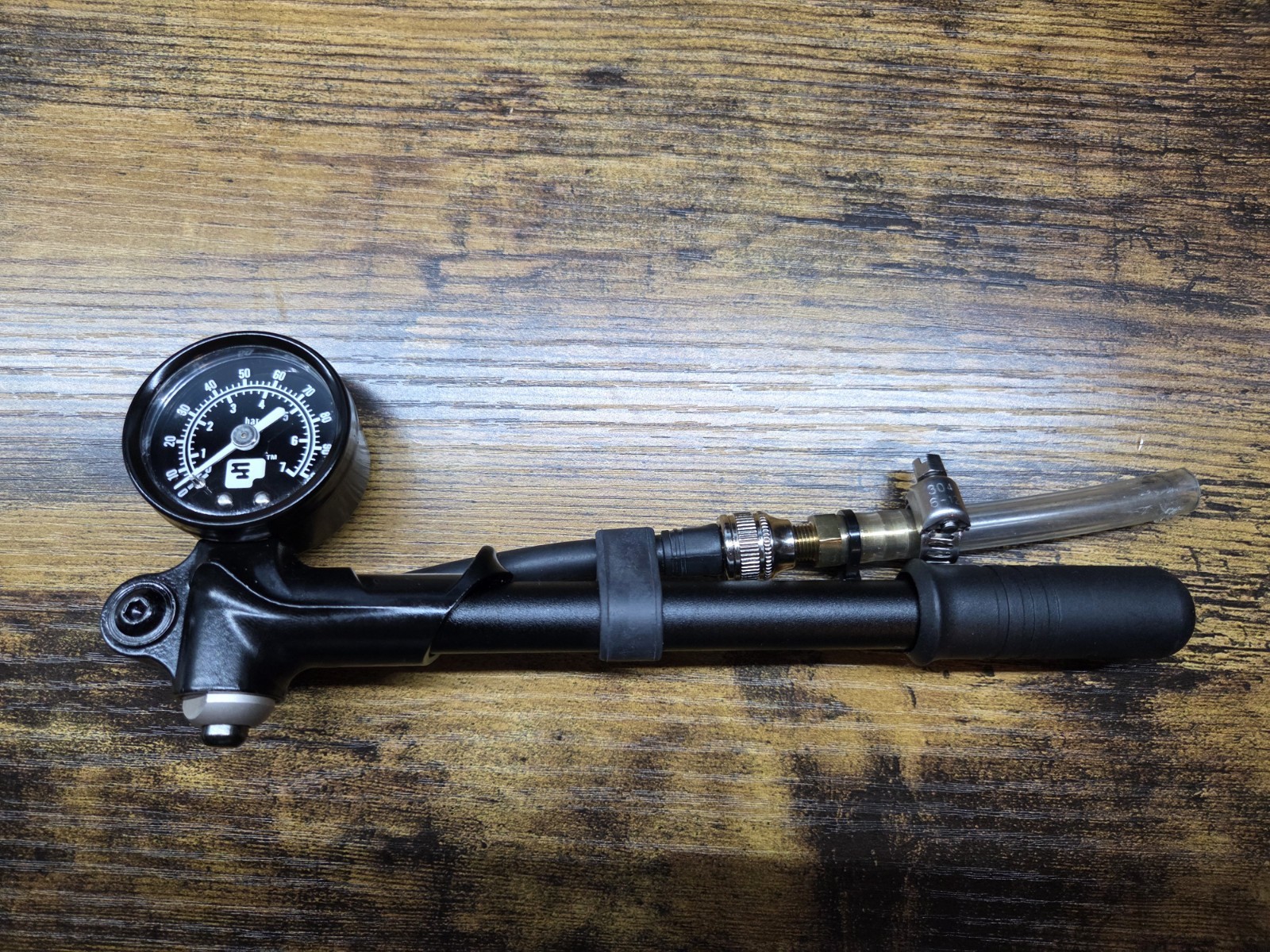 Mikuni Pop Off Pump Gauge Carburetor Leak Detector 100 PSI Mikuni Pop Off Pump Gauge Carburetor Leak Detector 100 PSI