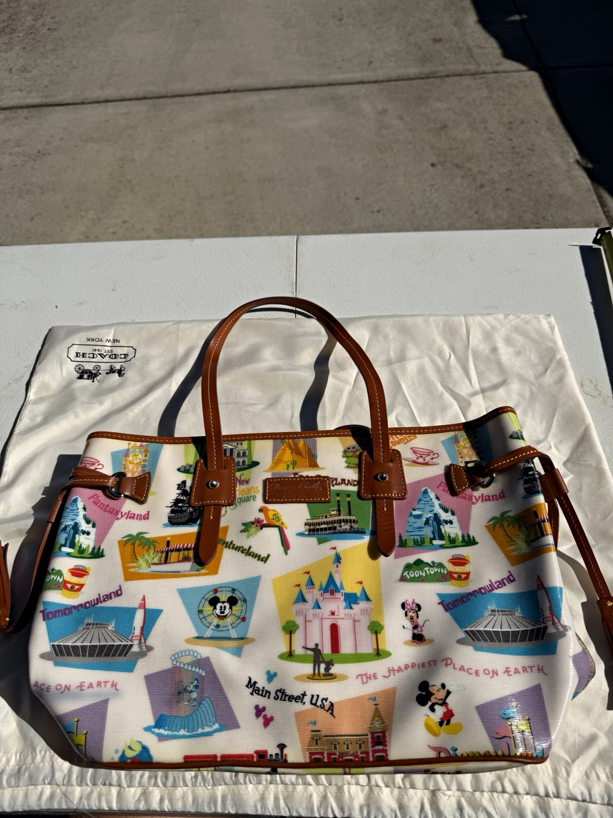 Dooney & Bourke Disney Parks Multicolor Medium Tote Handbag Dooney & Bourke Disney Parks Multicolor Medium Tote Handbag