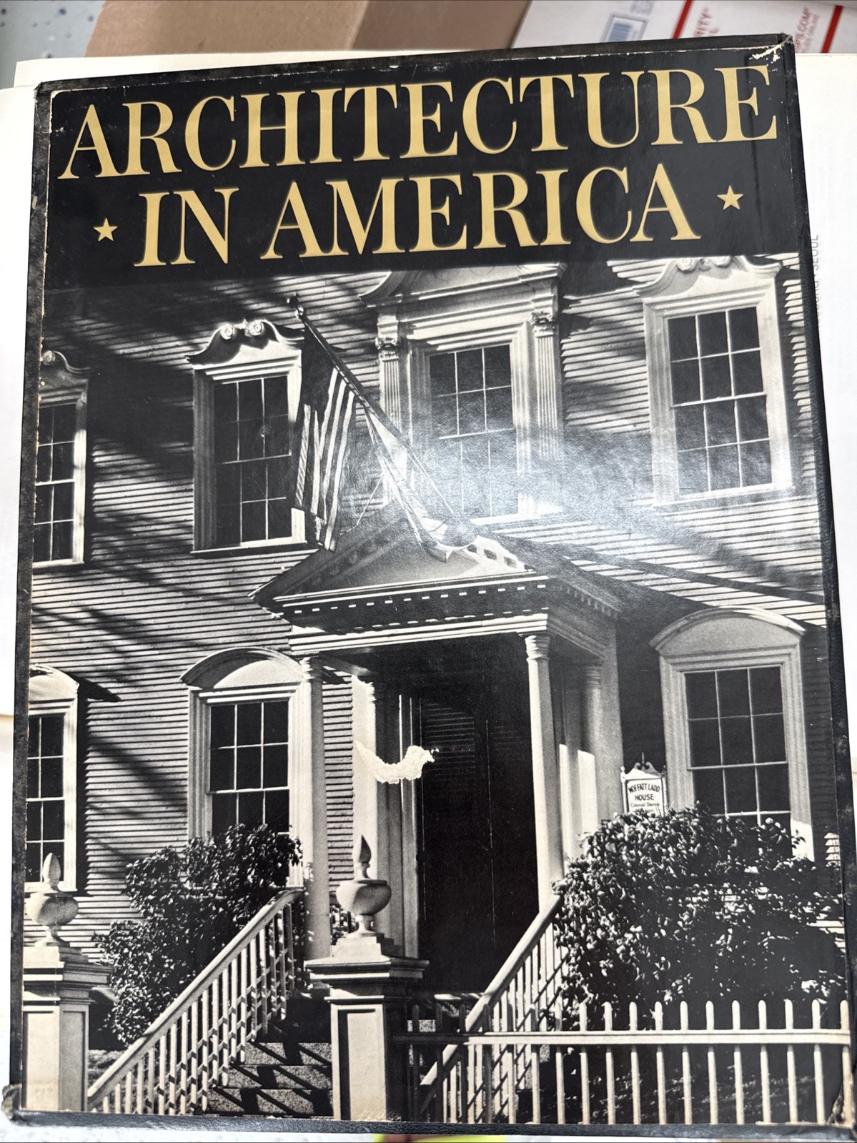 A Pictorial History of Architecture in America by G. E. Kidder Smith