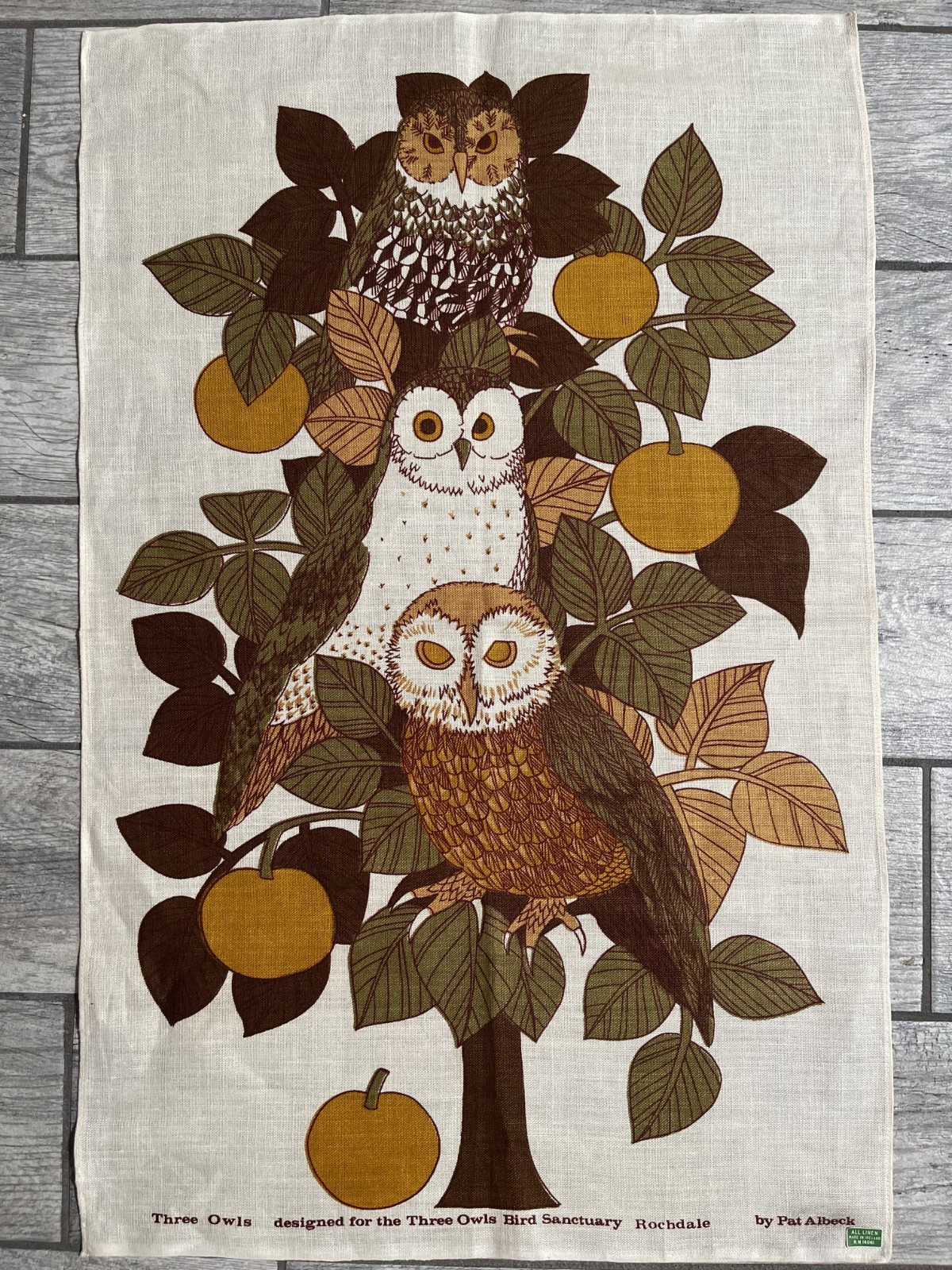 Vtg Pat Albeck Three Owls Bird Sanctuary Irish Linen Tea Towel / NOS Sticker