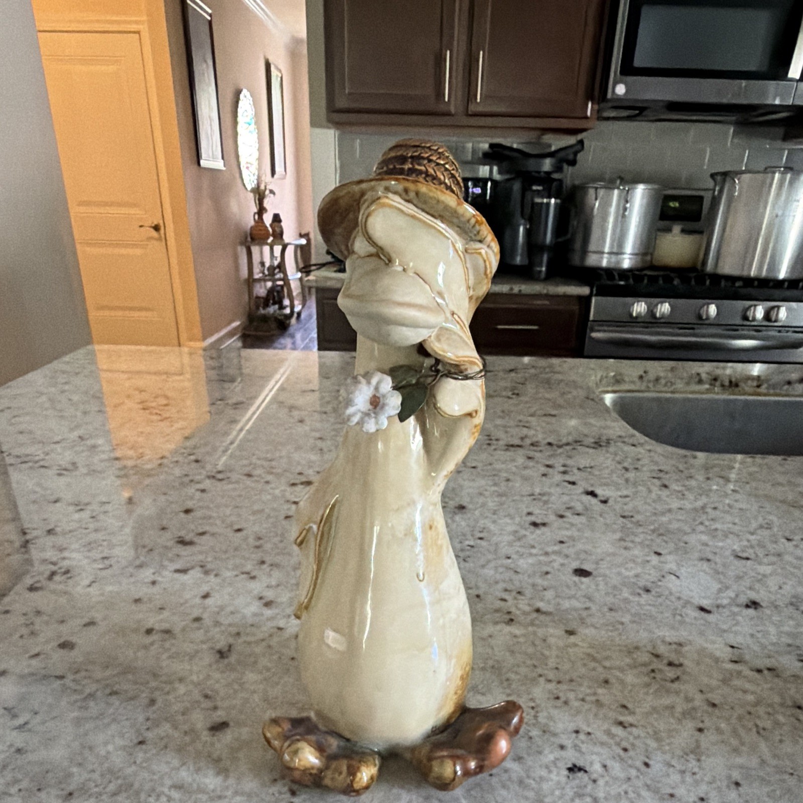 Vintage Ceramic Duck Figurine Straw Hat Daisy Pottery Decor Vintage Ceramic Duck Figurine Straw Hat Daisy Pottery Decor