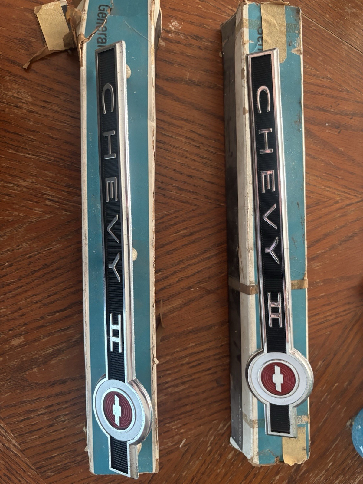 Chevy 2 Emblems Nos Part #4422874
