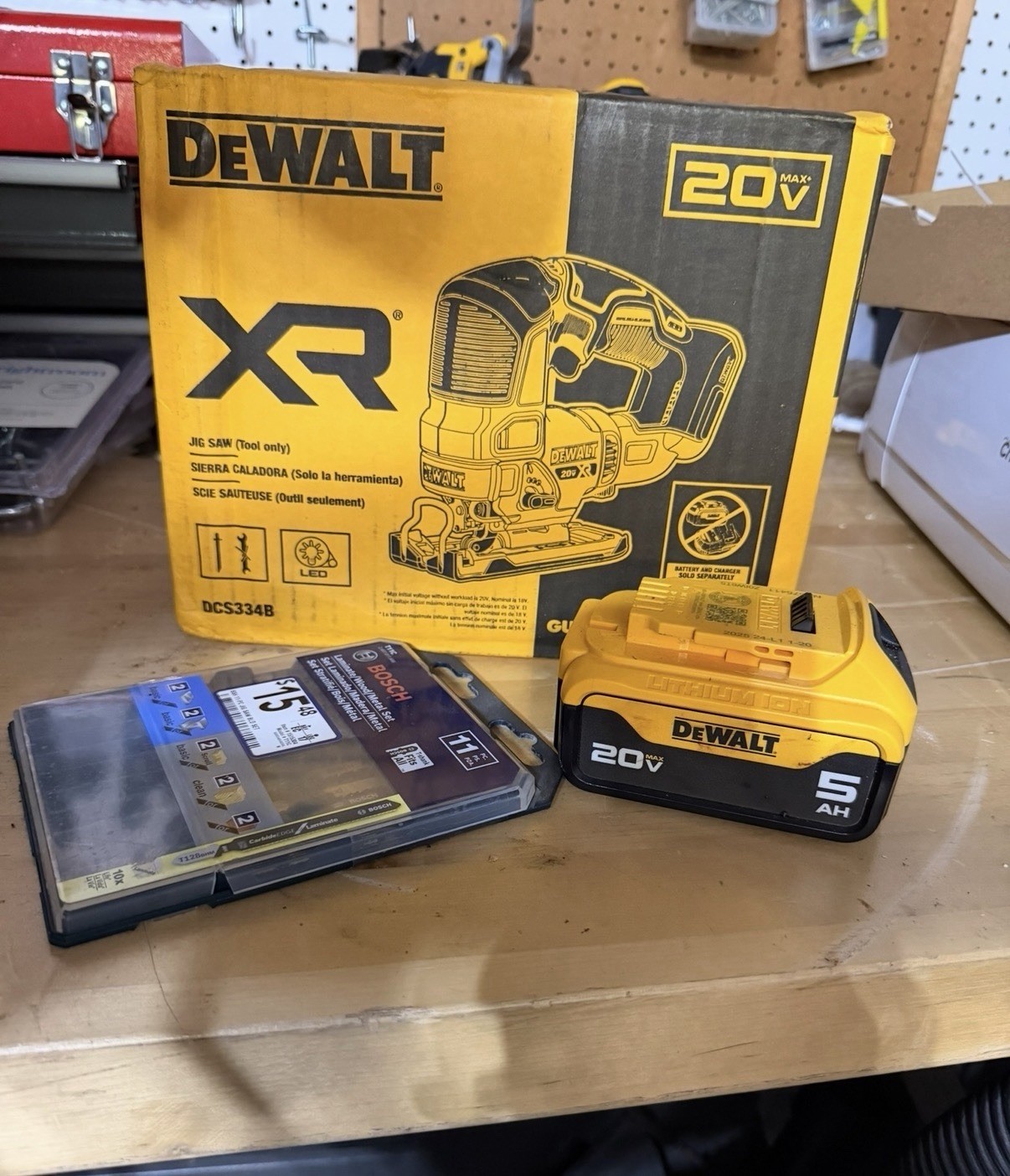 DEWALT DCS334B 20V MAX XR Brushless Cordless Jig Saw W 5ah Bat And Blades DEWALT DCS334B 20V MAX XR Brushless Cordless Jig Saw W 5ah Bat And Blades