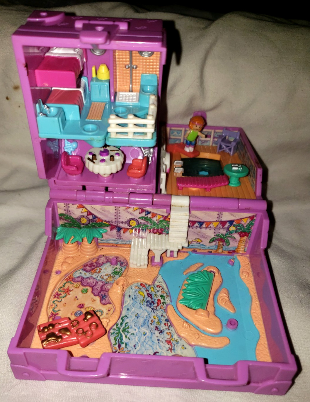 VINTAGE BLUEBIRD POLLY POCKET & MINI FIG 1996 SURF & SWIM ISLAND & RACHAEL DOLL