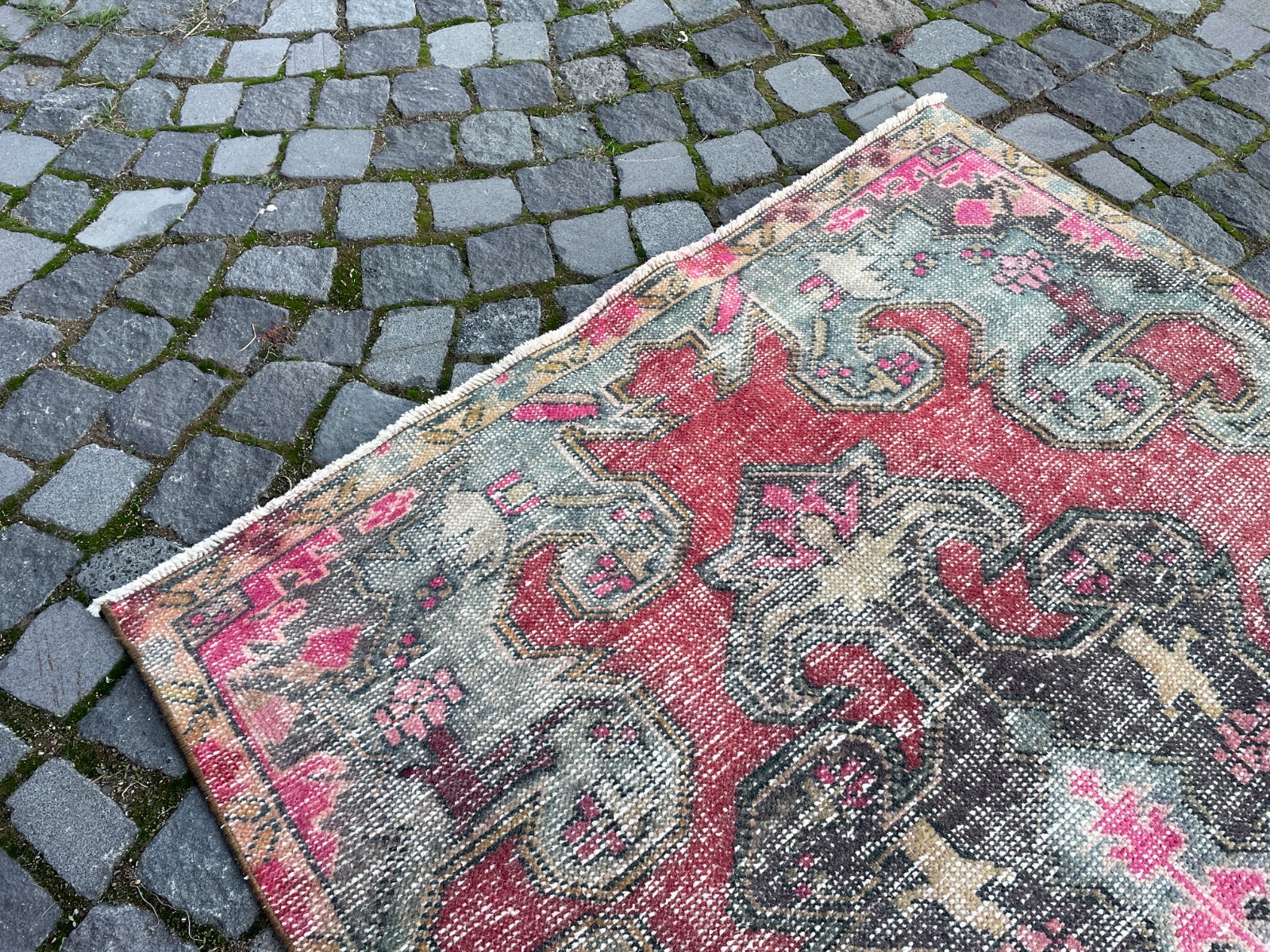 Bohemian Area Rug Handmade Wool Rug Turkish Vintage Traditional Rug 4,0 x 6,6 ft Bohemian Area Rug Handmade Wool Rug Turkish Vintage Traditional Rug 4,0 x 6,6 ft