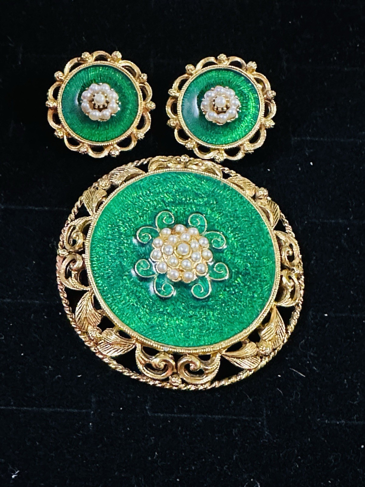 Vintage Signed Florenza Green Enamel  Brooch & Matching Clip On Earrings