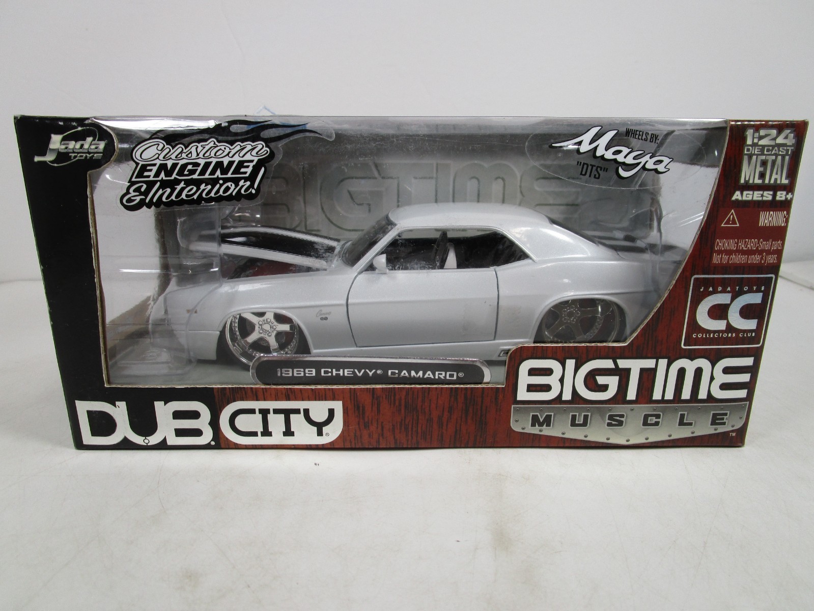 JADA 1/24 BIGTIME MUSCLE COLLECTOR'S CLUB WHITE 1969 CHEVY CAMARO SS *READ*