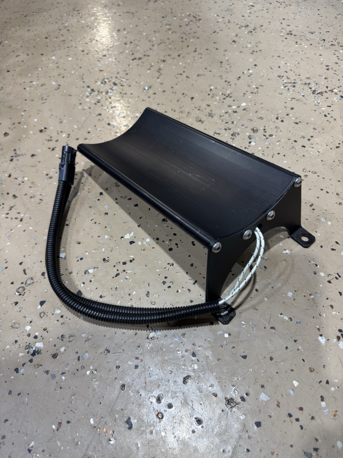 Nitrous Outlet Heated Nitrous Bottle Bracket 10lb/15lb – 00-64000