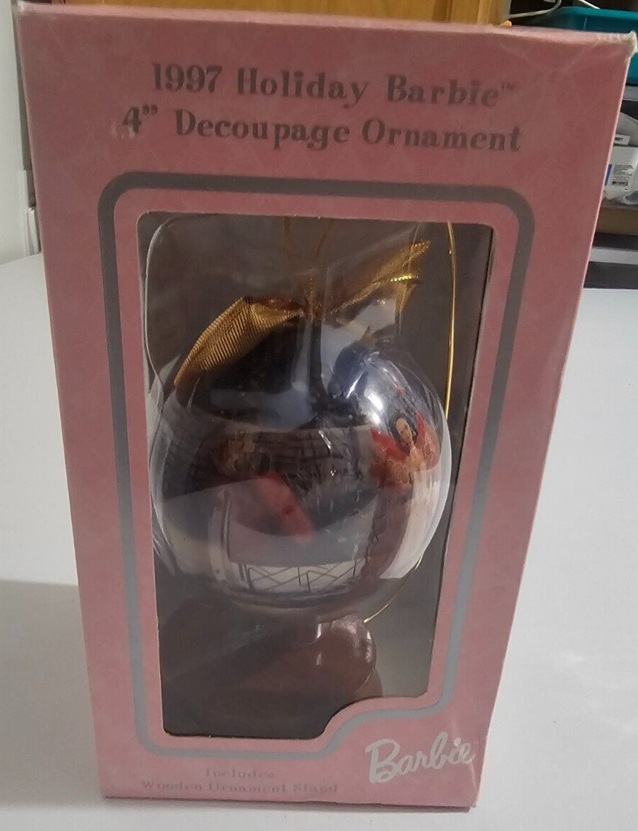 VTG 1997 Holiday Barbie 4\