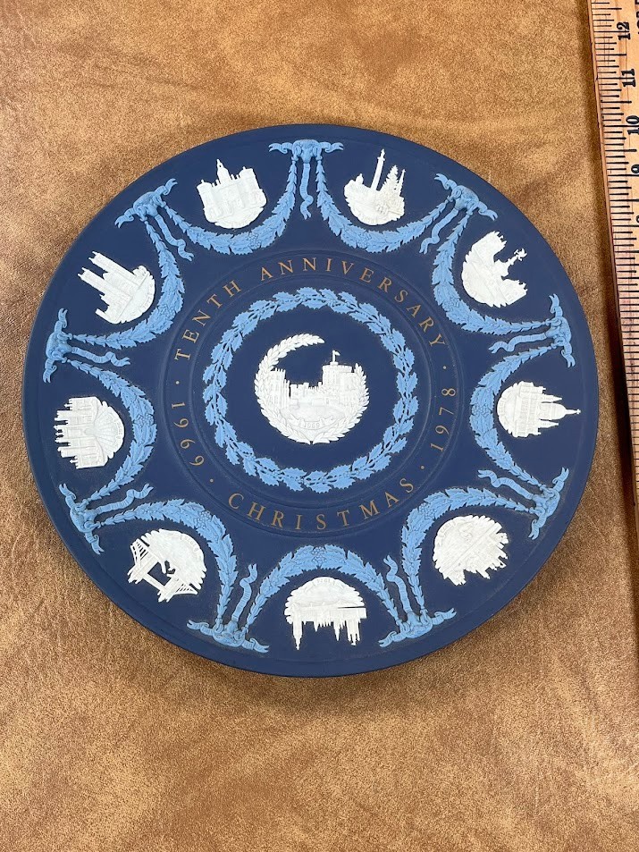 Wedgwood Tricolor Tenth Anniversary 1978 Christmas Plate Tri Color First Decade