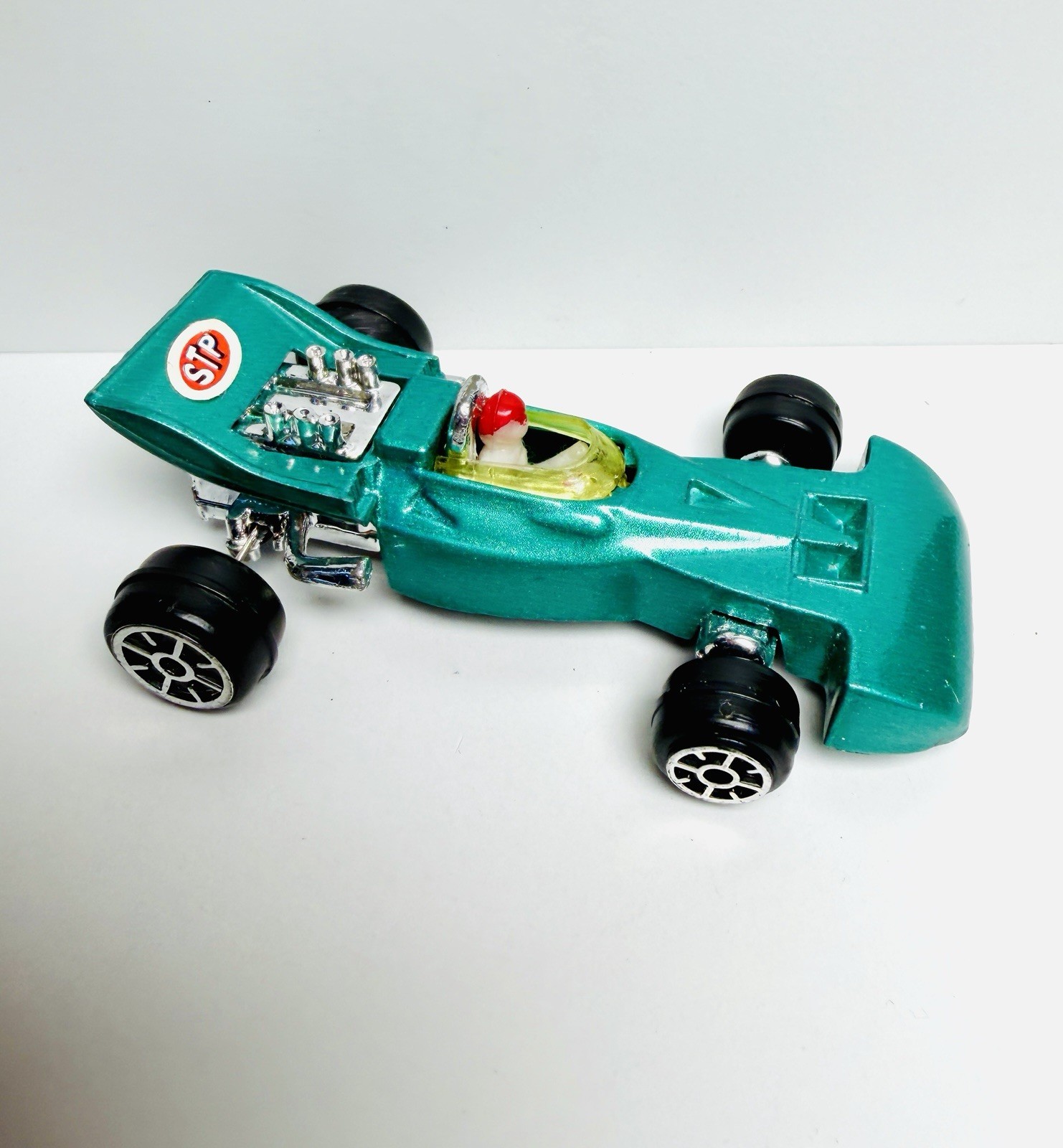 1974 Car Tyrrell Ford F1 W.T. 407 1:64 Diecast Race Car STP Hong Kong w Driver