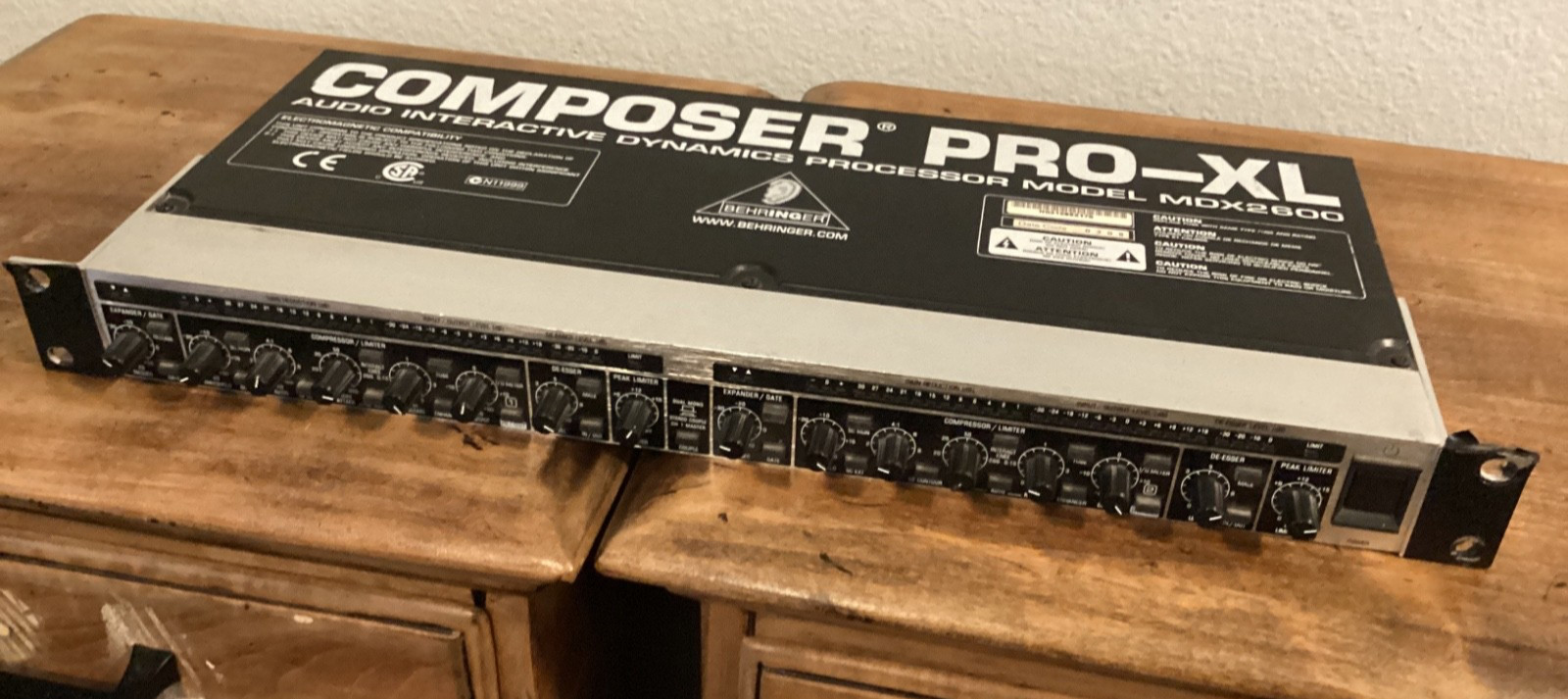 Behringer MDX2600 Composer Pro-XL 2-Channel Vocal Compressor Dynamics Processor