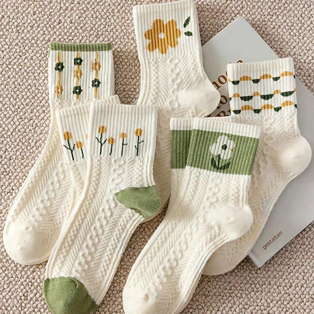 Women’s Flower Print Cotton Socks – Cozy 5-Pack for All Seasons