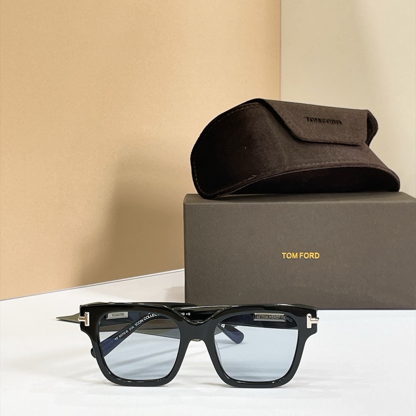 TOM FORD TF6078 Black Square Eyeglasses Clear Lens Gold Detail 52-20-140 TOM FORD TF6078 Black Square Eyeglasses Clear Lens Gold Detail 52-20-140