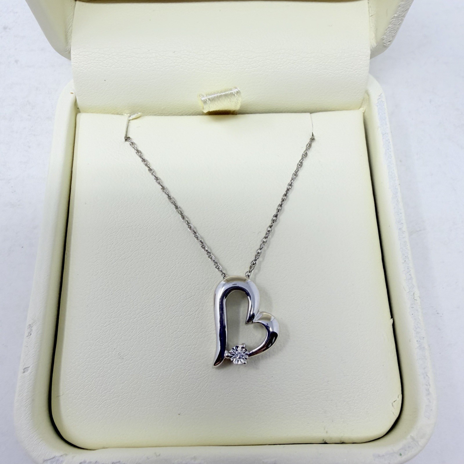 Jared Jewelers Sterling Silver Heart Pendant Necklace with 18in Chain 5344 Jared Jewelers Sterling Silver Heart Pendant Necklace with 18in Chain 5344