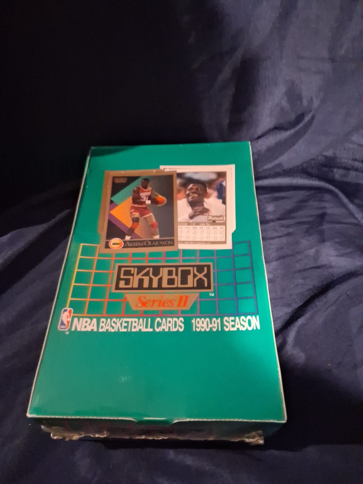 1990-91 NBA Skybox Series 2 Factory Sealed Wax Box (36 packs) 1990-91 NBA Skybox Series 2 Factory Sealed Wax Box (36 packs)