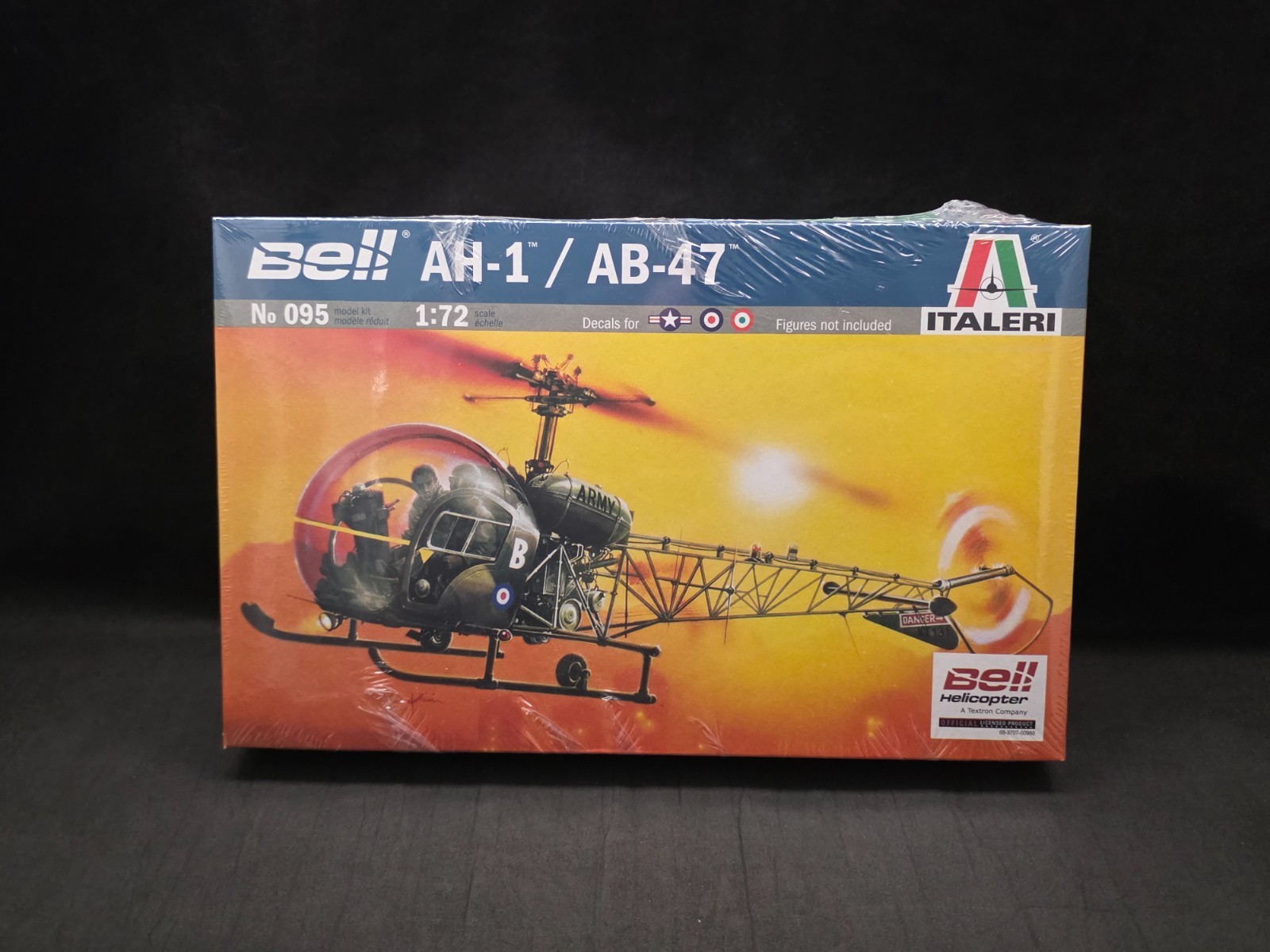 Italeri Bell AH-1 / AB-47 Helicopter 1:72 Scale Plastic Model Kit 095 Italeri Bell AH-1 / AB-47 Helicopter 1:72 Scale Plastic Model Kit 095