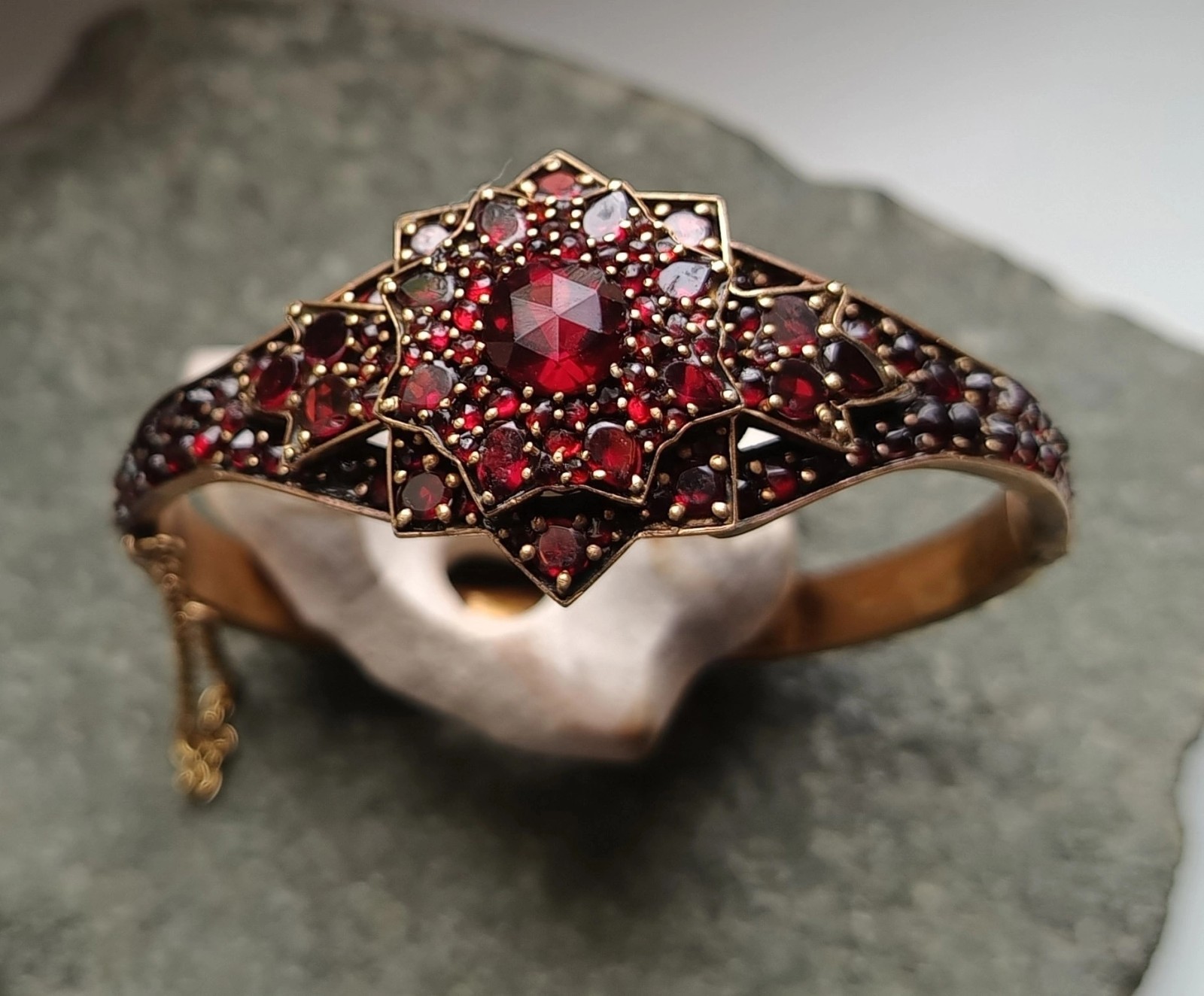 Superb Antique Victorian Period Bohemian Garnet Bracelet 1890s Superb Antique Victorian Period Bohemian Garnet Bracelet 1890s