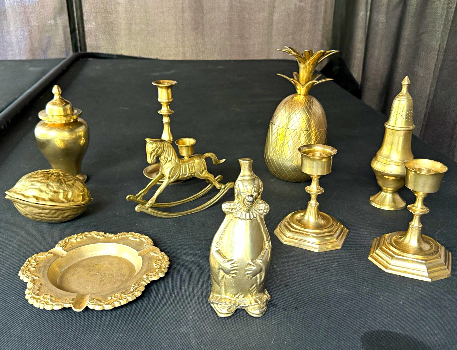 Lot of 11 piece vintage brass collection.