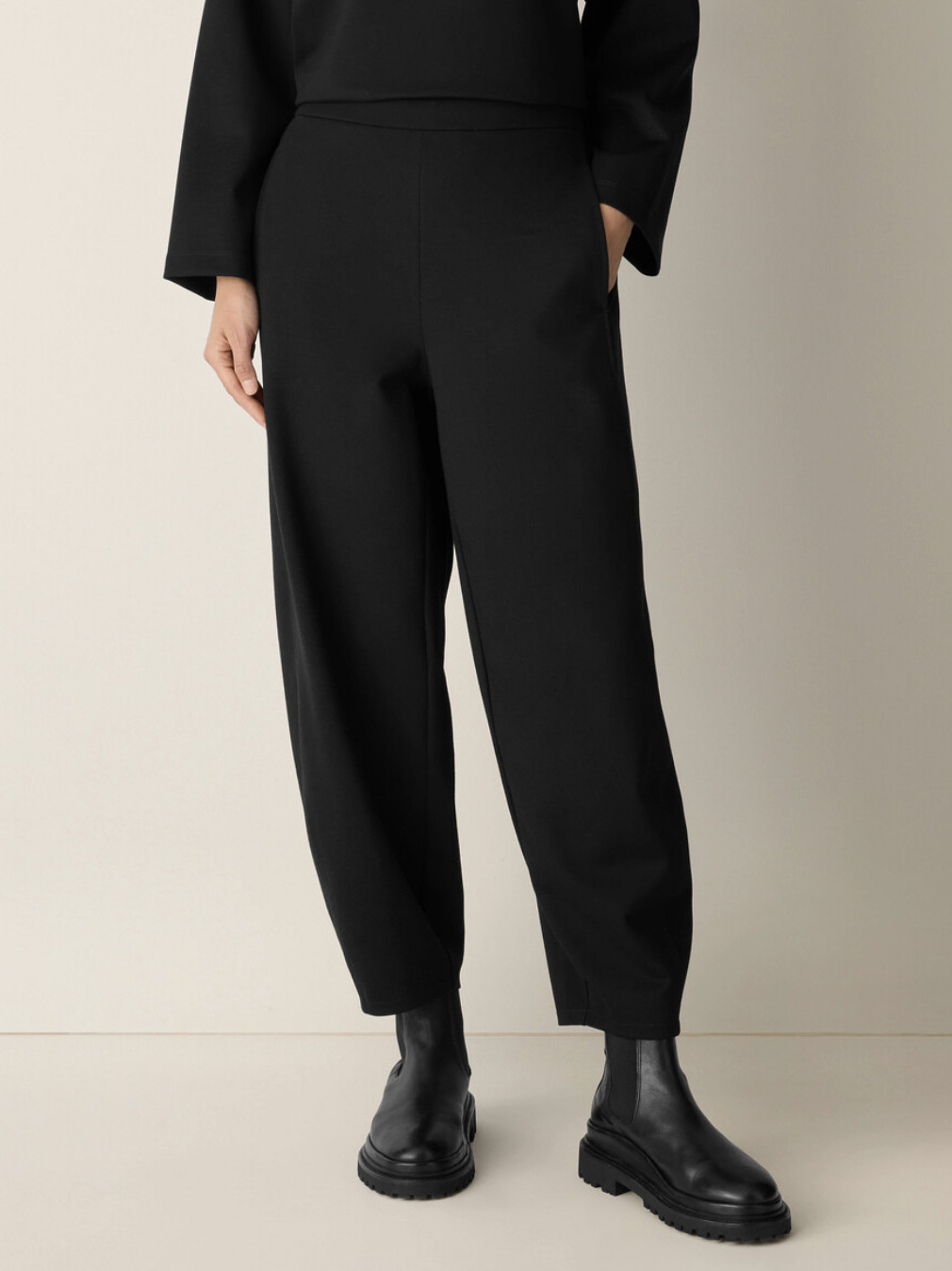Eileen Fisher Women\'s Black Washable Flex Ponte Curved Lantern Pant Petite Sz PM
