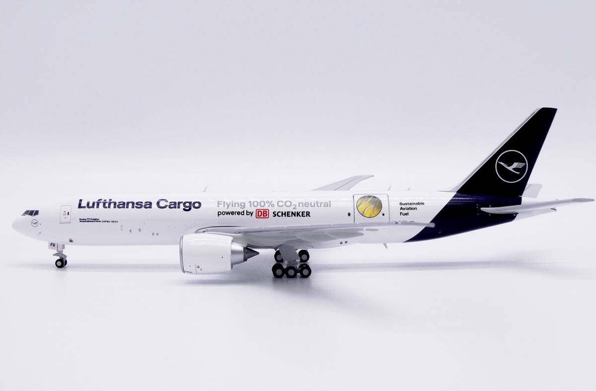 JCWings 1/400 Lufthansa Cargo Boeing 777F D-ALFG Diecast Model Aircraft