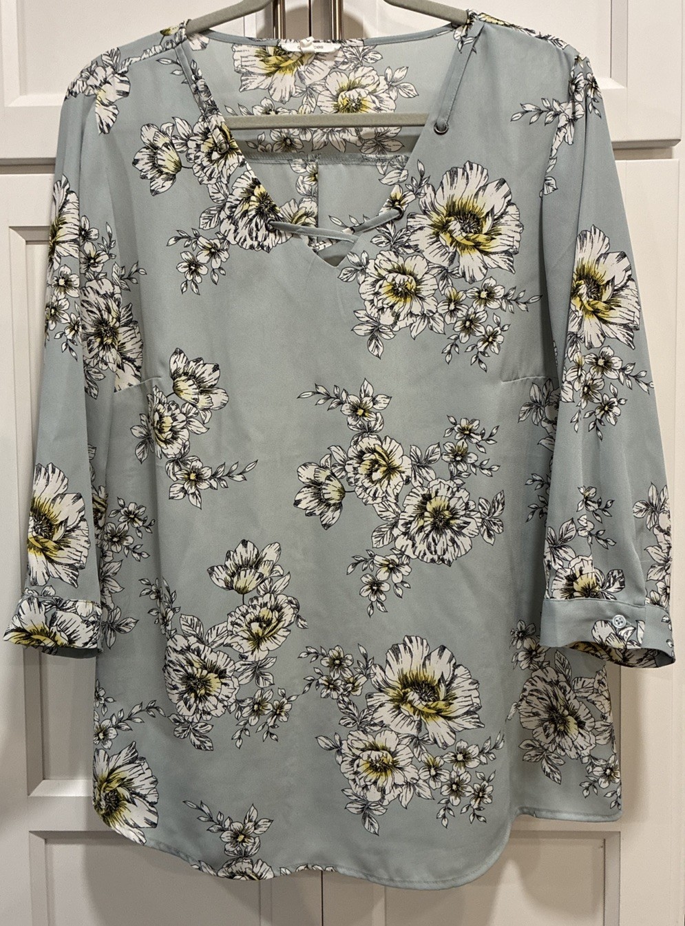 Maurice’s Women’s Multicolor Floral V-Neck Blouse Casual to Career Size L