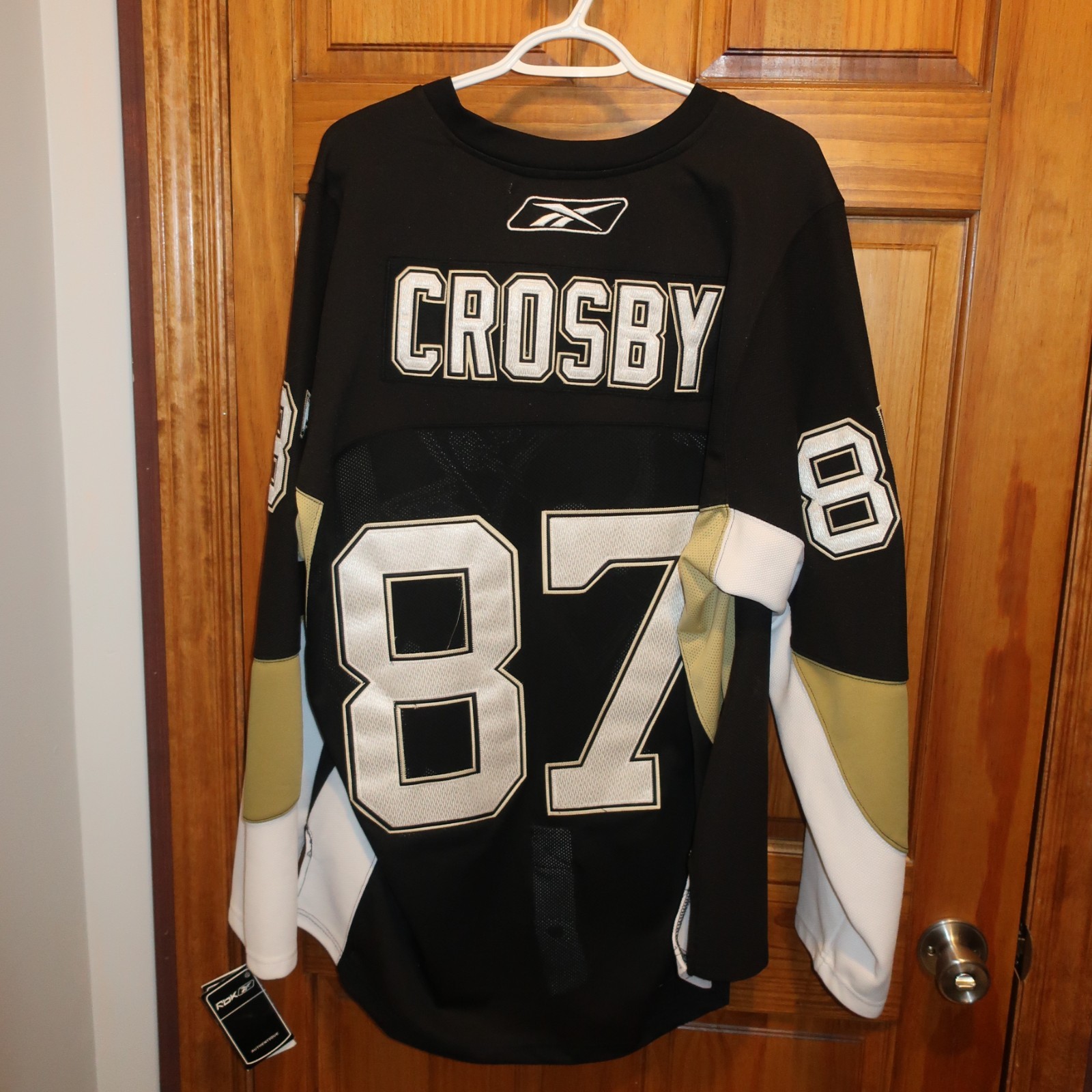 PITTSBURGH PENGUINS #87 CROSBY NHL REEBOK HOCKEY JERSEY Size XL / 52 New w/ Tags PITTSBURGH PENGUINS #87 CROSBY NHL REEBOK HOCKEY JERSEY Size XL / 52 New w/ Tags