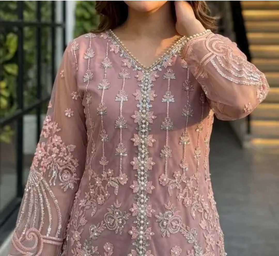 Women New Pakistani    Designer Heavy Sequence Embroidered Net Pakistani Stylish