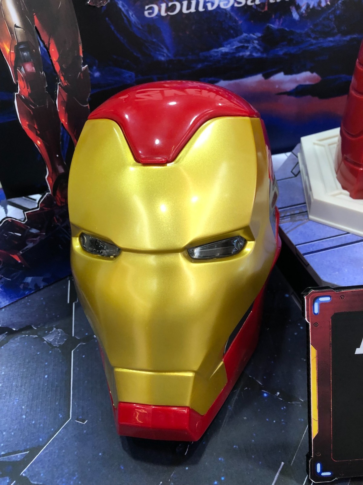 Marvel Avengers Endgame Iron Man Helmet Nano Gauntlet Popcorn Bucket Major