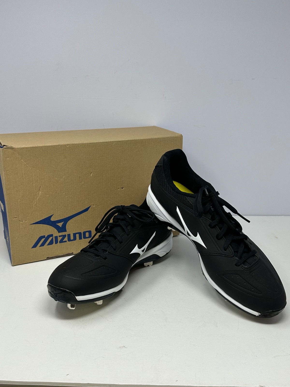 NEW Mizuno Men\'s Dominant IC Baseball Metal Cleat Black White Sz 9 NIB NEW Mizuno Men\'s Dominant IC Baseball Metal Cleat Black White Sz 9 NIB