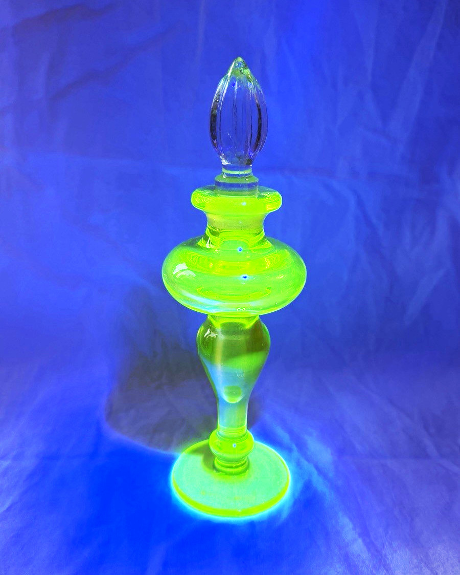 Vintage Uranium Glass Perfume Bottle w/ Stopper Vintage Uranium Glass Perfume Bottle w/ Stopper