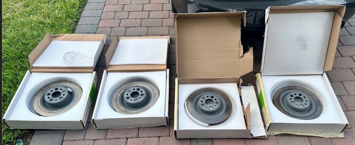 2022/25 OEM Tesla Model S Plaid / Long Range  Full Brake Kit - Black