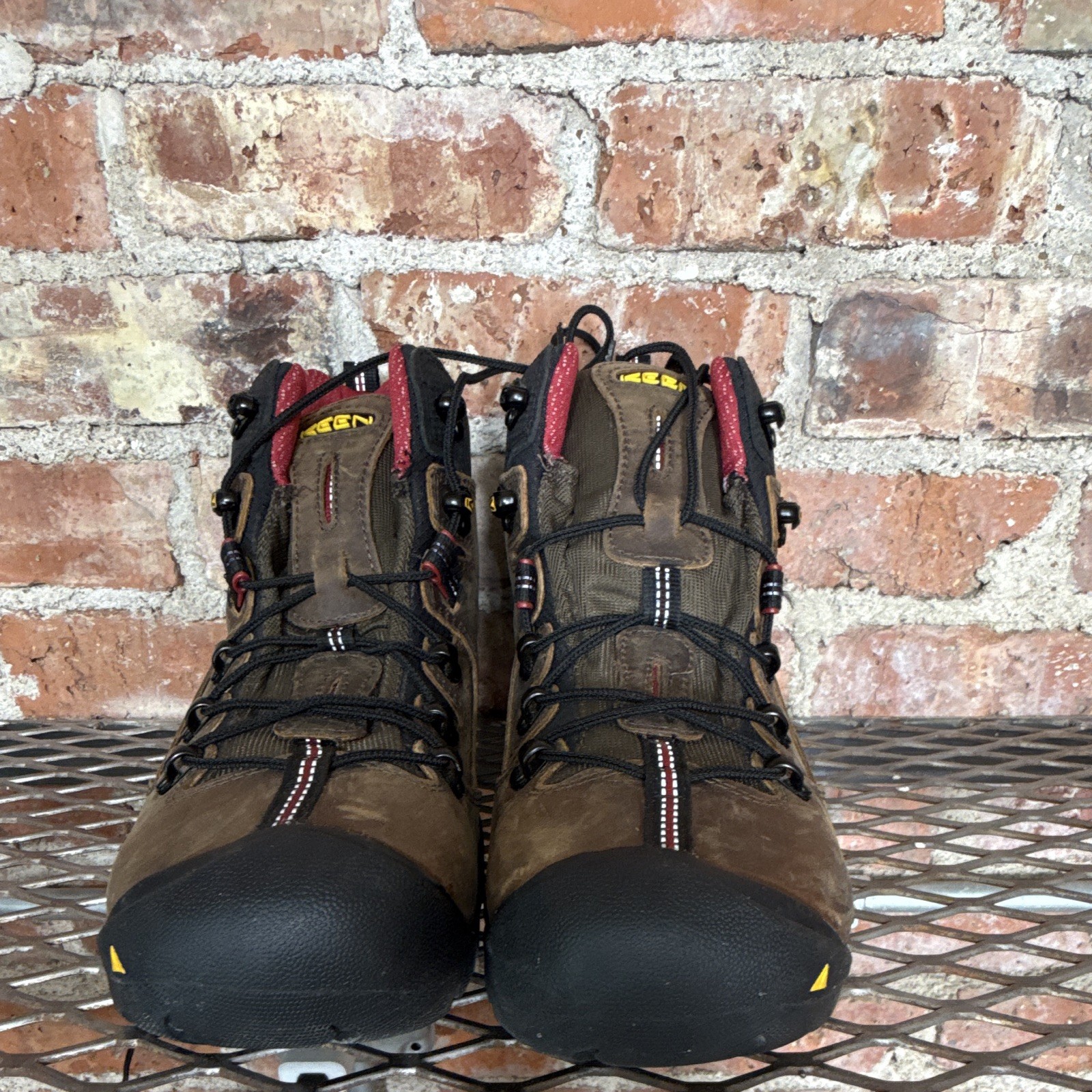 KEEN MEN\'S PITTSBURGH WATERPROOF STEEL TOE WORK Safety Work Boots Men\'s 9.5 EE