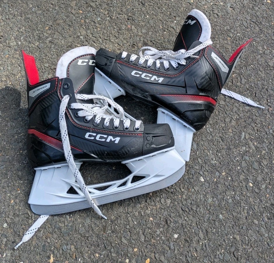 CCM Jetspeed FT455 Intermediate Ice Hockey Skates Skate Size 6 / Shoe Size 7.5