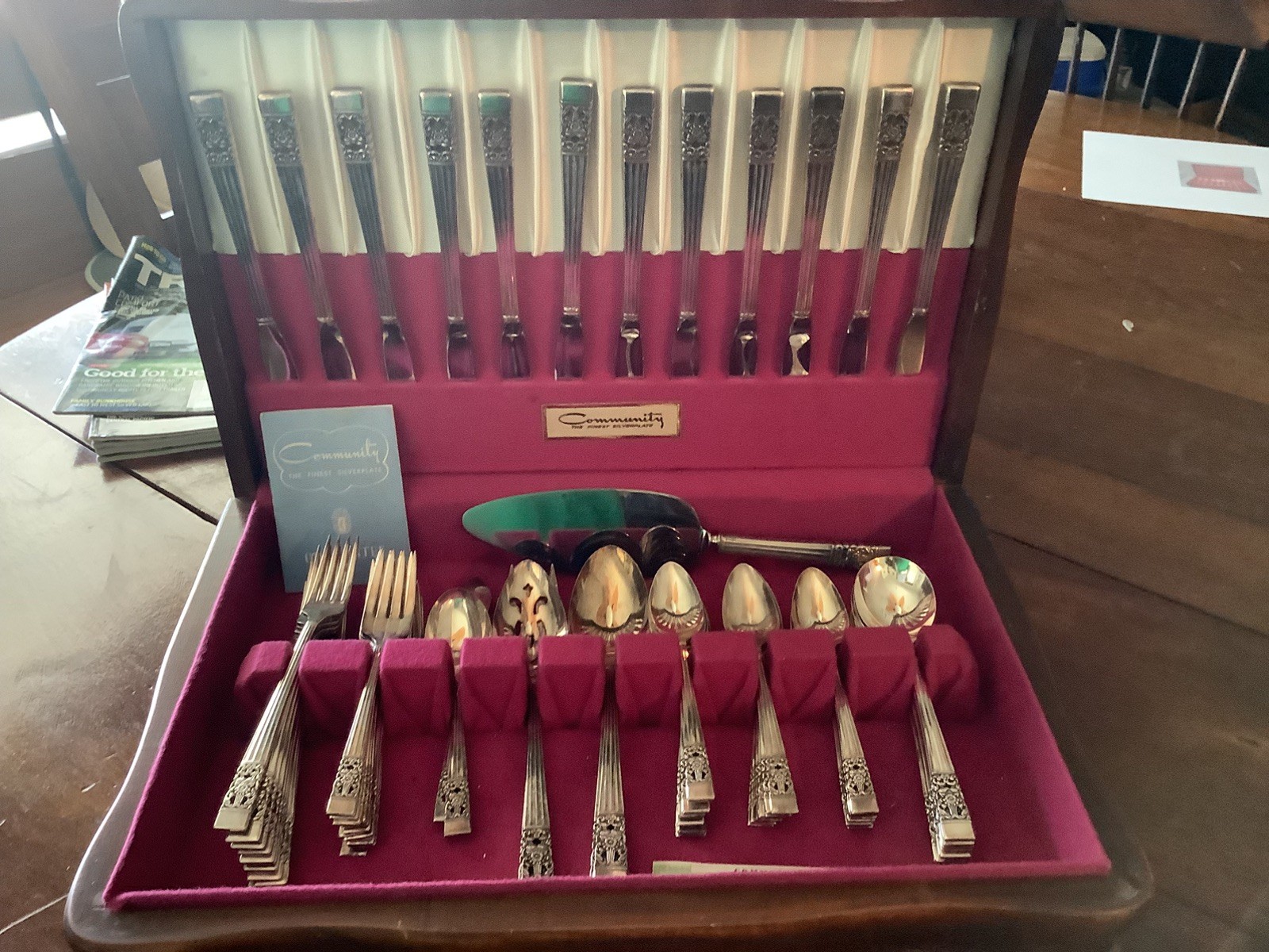 Oneida Community Kings Coronation Silverplate Flatware Set 1936 76 pieces 