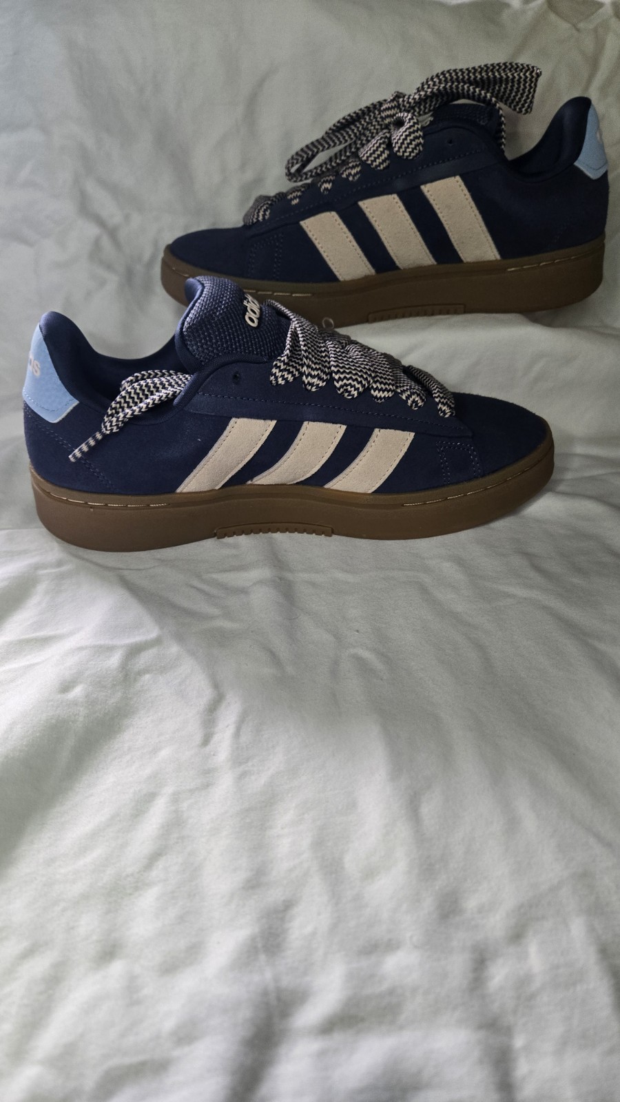 size 9 adidas Grand Court Alpha 00s women\'s Low Top Sneakers Navy/Blush JQ7281 size 9 adidas Grand Court Alpha 00s women\'s Low Top Sneakers Navy/Blush JQ7281