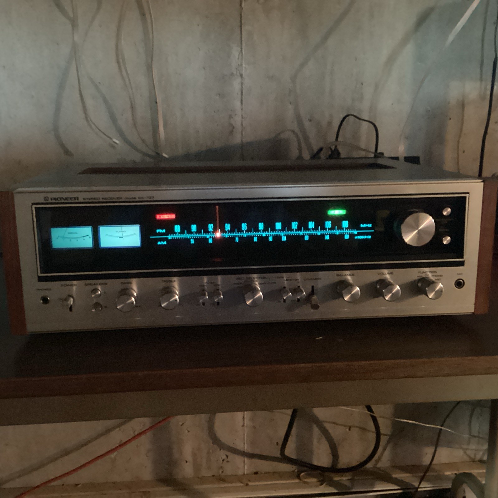 Vintage 1974 Pioneer SX-737 Receiver. All-Time Classic. Extra Clean & 100% Works