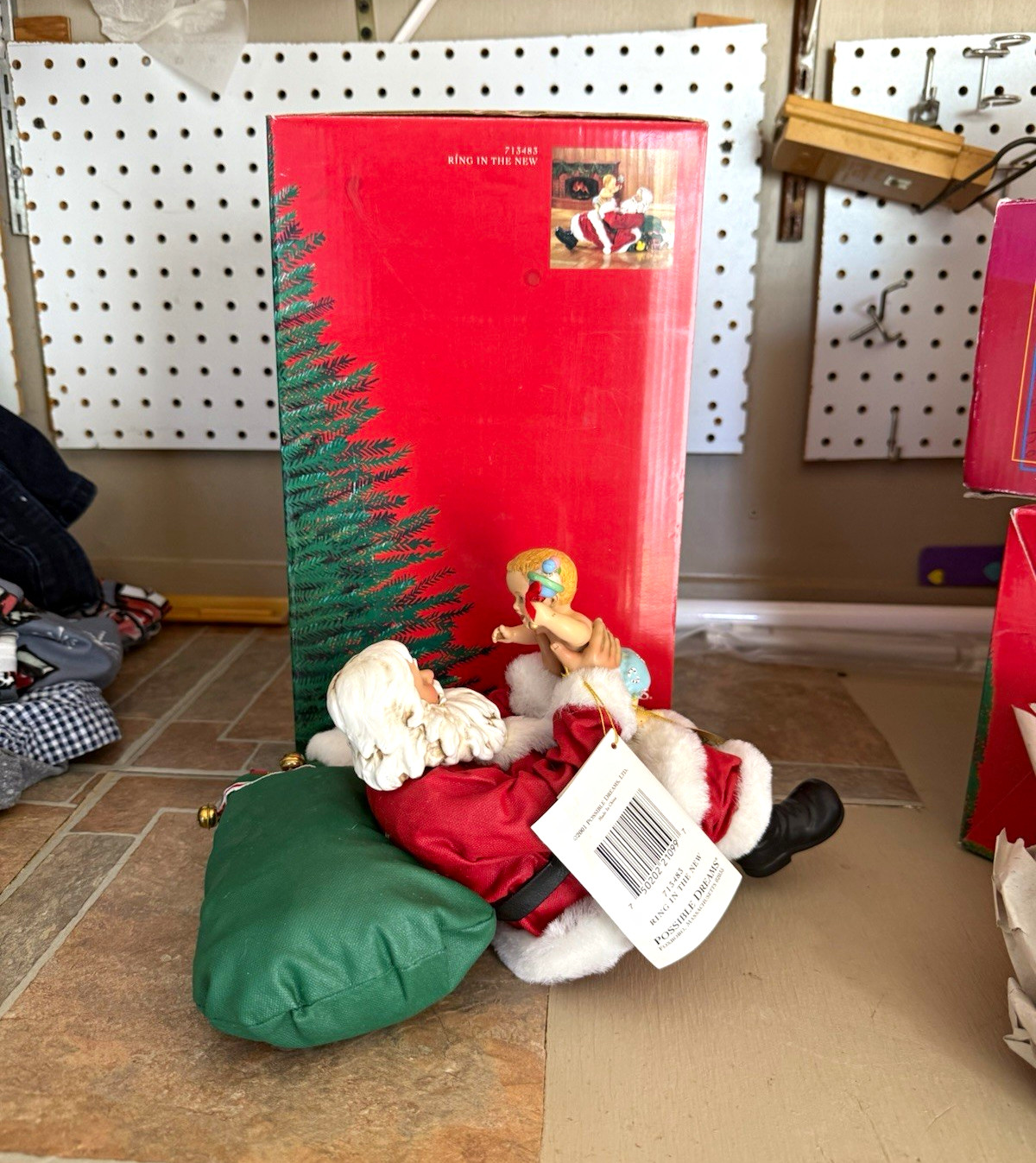 Possible Dreams Santa Figurine Green Bag & Gift in Box Christmas MPN 713483