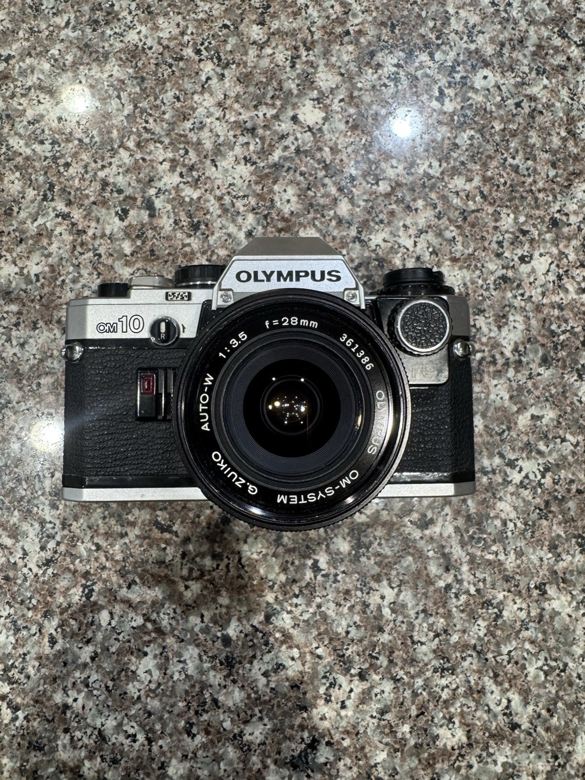 Olympus OM-10 35mm SLR Camera / Manual Adapter & G.Zuiko 28mm f/3.5 Lens TESTED