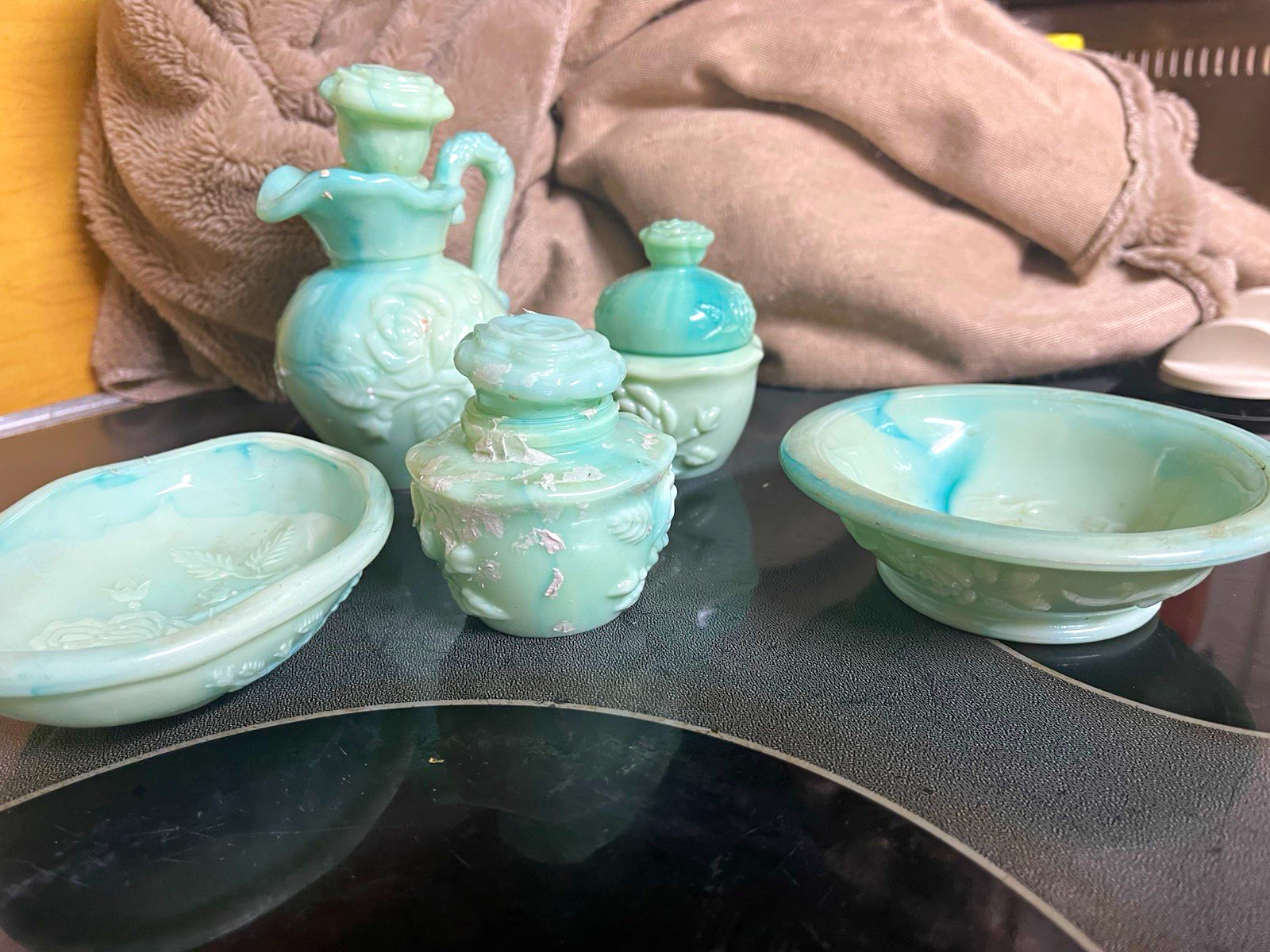 Avon Aqua Blue Milk Glass Vanity Set. 5 pieces very nice shape Vintage Avon Avon Aqua Blue Milk Glass Vanity Set. 5 pieces very nice shape Vintage Avon