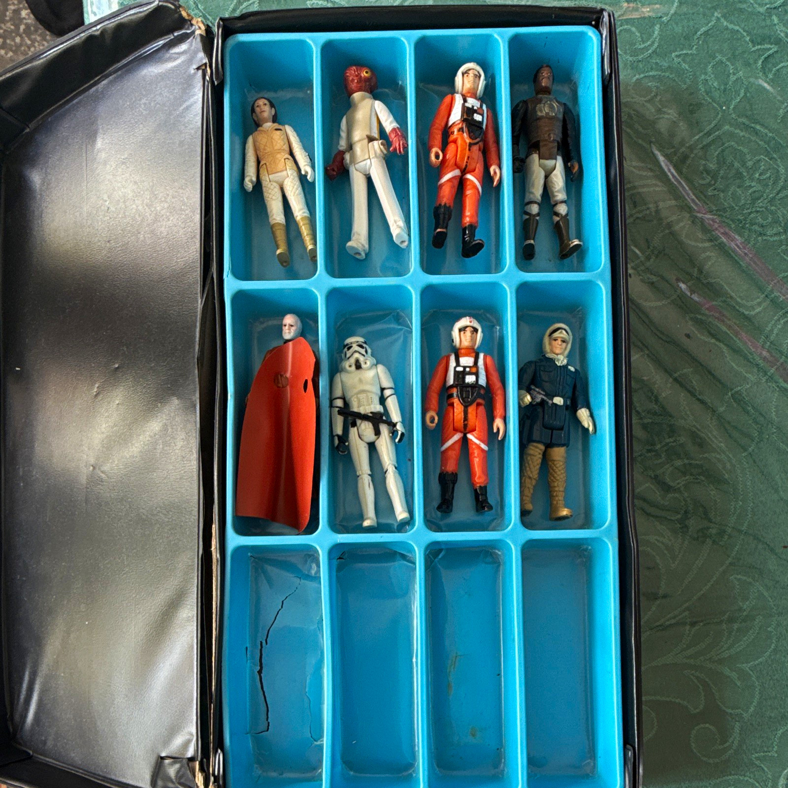 8 Vintage Kenner Star Wars figure lot, from ANH, ESB, and RoTJ. All original 